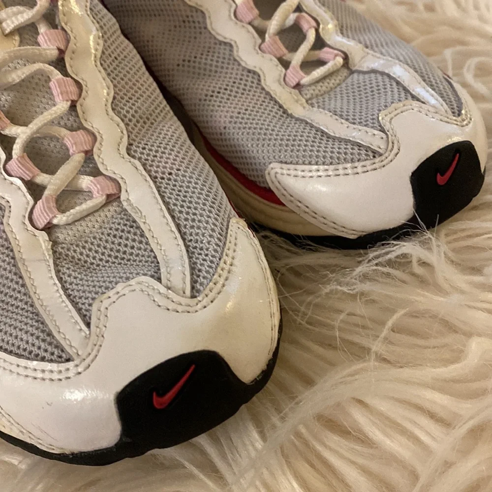 NIKE Reax running shoes